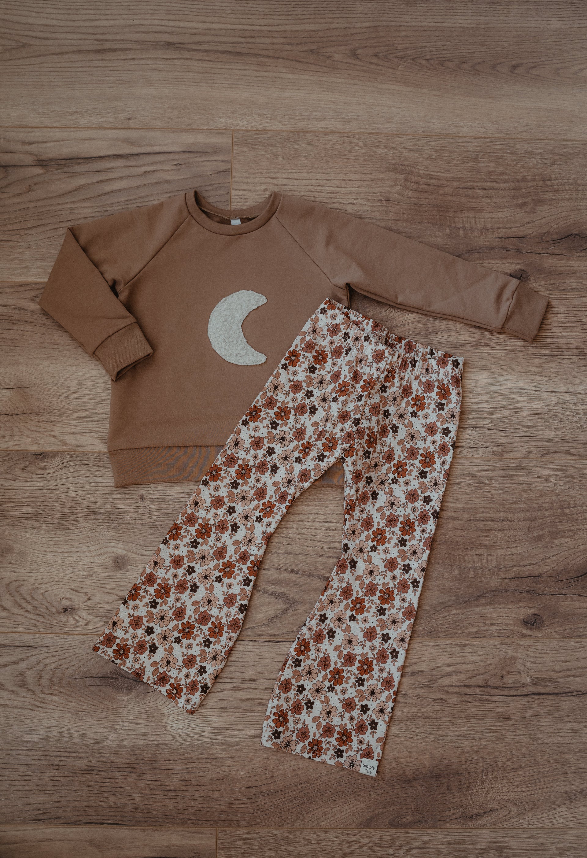 Flared FLOWER BROWN