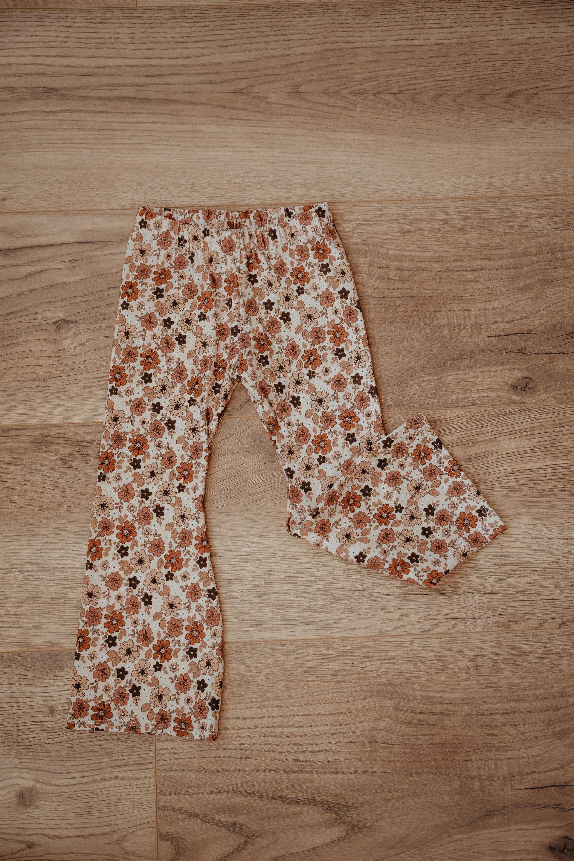 Flared FLOWER BROWN